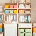 Przechowywanie ubranek niemowlaka: praktyczne sposoby organizacji i utrzymania porządku na co dzień