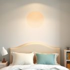 Kolor ściany za łóżkiem w pokoju dziecka: jak stworzyć przytulną i funkcjonalną strefę odpoczynku