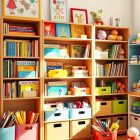 Organizacja książek i przyborów w pokoju dziecka: praktyczne systemy i estetyczne porządki